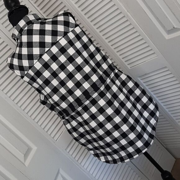 Doublju Black and White Cozy Vest with Pockets and Drawstring Waist - Picture 6 of 12